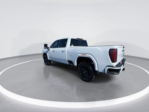 Summit White 2024 GMC Sierra 2500 AT4