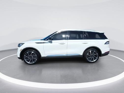 White 2021 Lincoln Aviator Reserve