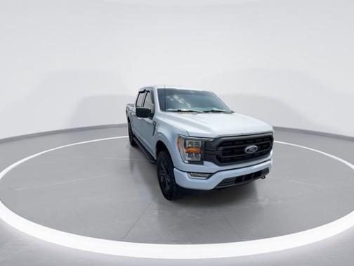 White Metallic 2022 Ford F-150 XLT