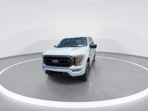 White Metallic 2022 Ford F-150 XLT