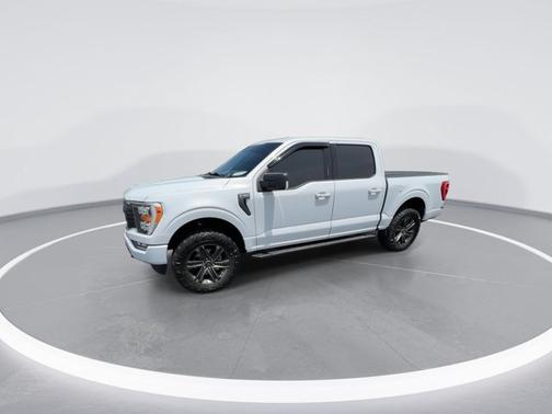 White Metallic 2022 Ford F-150 XLT