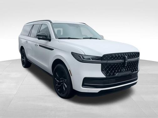 Star White Metallic Tri-Coat 2026 Lincoln Navigator L Reserve