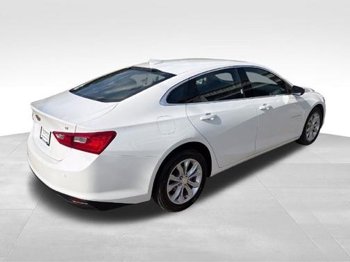 Summit White 2025 Chevrolet Malibu 1LT