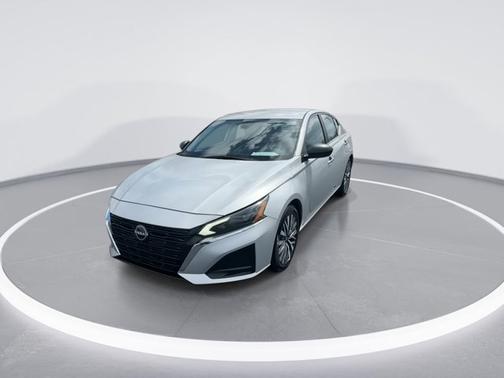 Brilliant Silver Metallic 2024 Nissan Altima 2.5 SV