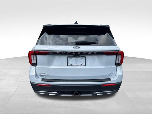 Space White Metallic 2026 Ford Explorer Active