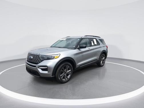 Silver Metallic 2023 Ford Explorer XLT