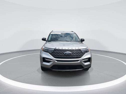 Silver Metallic 2023 Ford Explorer XLT