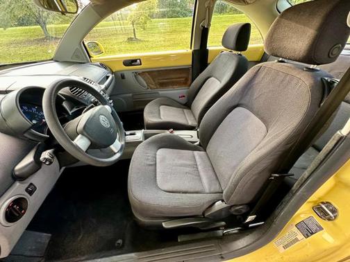 2004 Volkswagen New Beetle GL TDI