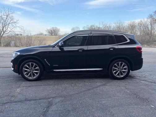 Black 2018 BMW X3 xDrive30i