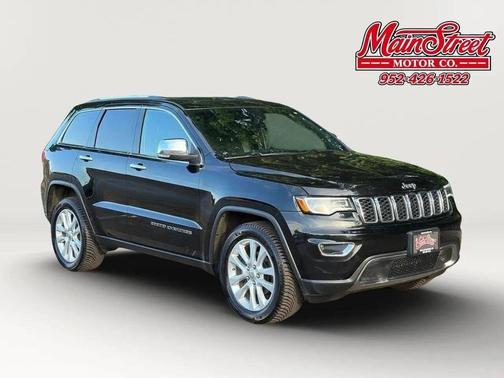 Diamond Black Crystal Pearl 2017 Jeep Grand Cherokee Limited
