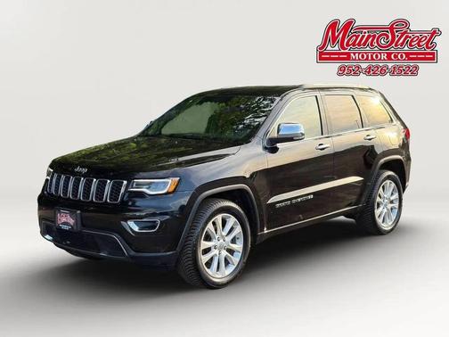 Diamond Black Crystal Pearl 2017 Jeep Grand Cherokee Limited