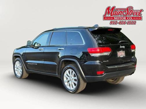 Diamond Black Crystal Pearl 2017 Jeep Grand Cherokee Limited