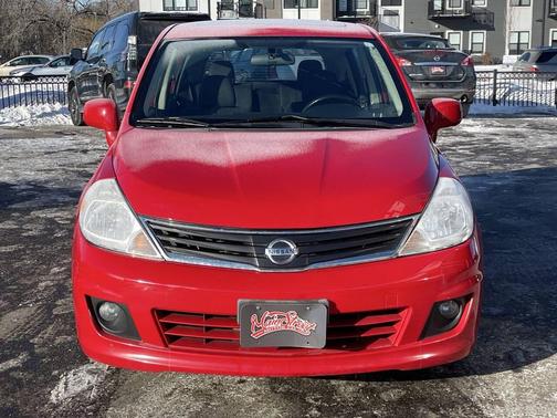 2011 Nissan Versa 1.8 SL