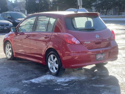 2011 Nissan Versa 1.8 SL