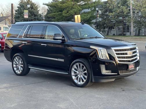 2017 Cadillac Escalade Luxury