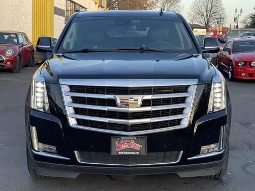 2017 Cadillac Escalade Luxury