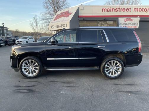 2017 Cadillac Escalade Luxury