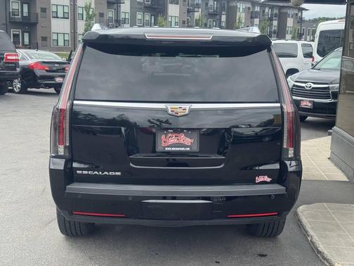 2017 Cadillac Escalade Luxury