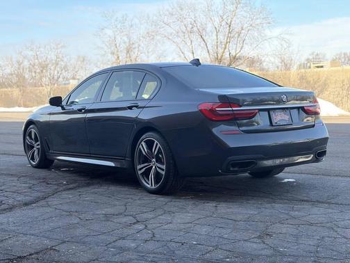 2016 BMW 750 i xDrive