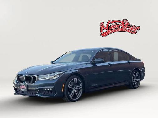 Green 2016 BMW 750 i xDrive