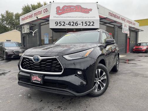 2022 Toyota Highlander Hybrid XLE