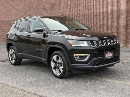 Diamond Black Crystal Pearlcoat 2018 Jeep Compass Limited