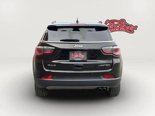 Diamond Black Crystal Pearlcoat 2018 Jeep Compass Limited