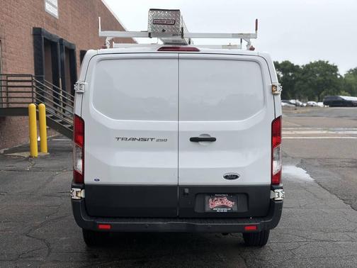 Oxford White 2016 Ford Transit-250 Base