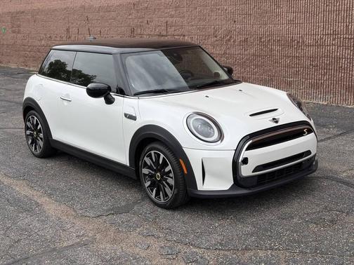 Nanuq White Metallic 2024 MINI Hardtop Cooper S