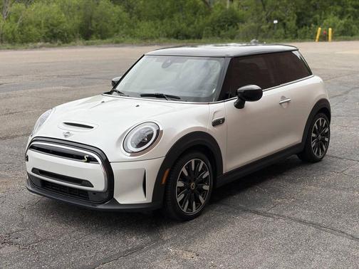 Nanuq White Metallic 2024 MINI Hardtop Cooper S