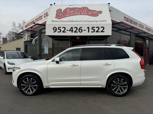 2016 Volvo XC90 T6 Momentum