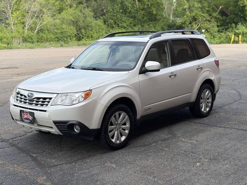 Satin White Pearl 2013 Subaru Forester 2.5X