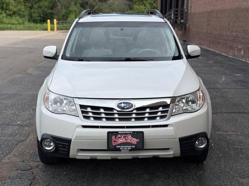 Satin White Pearl 2013 Subaru Forester 2.5X