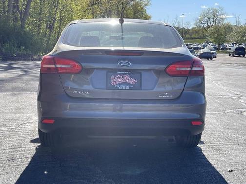 Gray 2015 Ford Focus SE