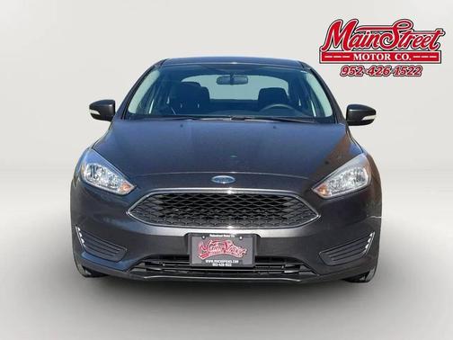 Gray 2015 Ford Focus SE