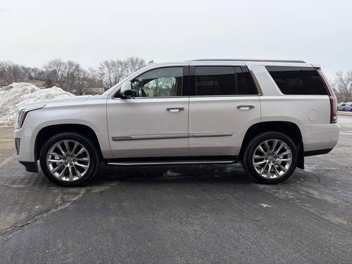 2018 Cadillac Escalade Luxury