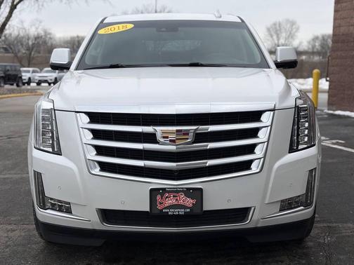 2018 Cadillac Escalade Luxury