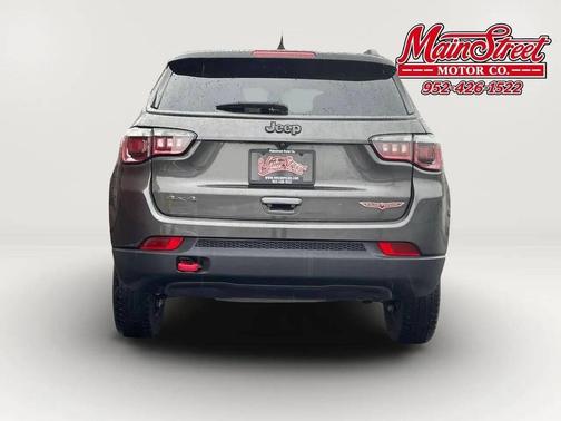 Granite Crystal Metallic Clearcoat 2018 Jeep Compass Trailhawk