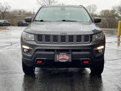 Granite Crystal Metallic Clearcoat 2018 Jeep Compass Trailhawk