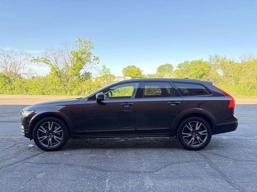 Brown 2017 Volvo V90 Cross Country T6