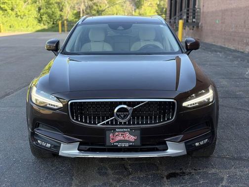 Brown 2017 Volvo V90 Cross Country T6