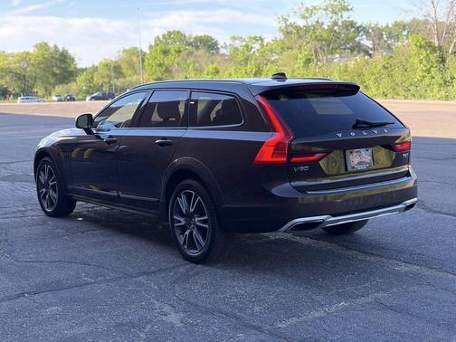 Brown 2017 Volvo V90 Cross Country T6