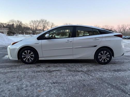 2022 Toyota Prius XLE