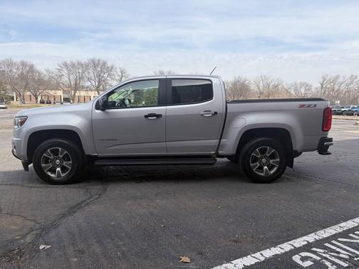 Gray 2017 Chevrolet Colorado Z71