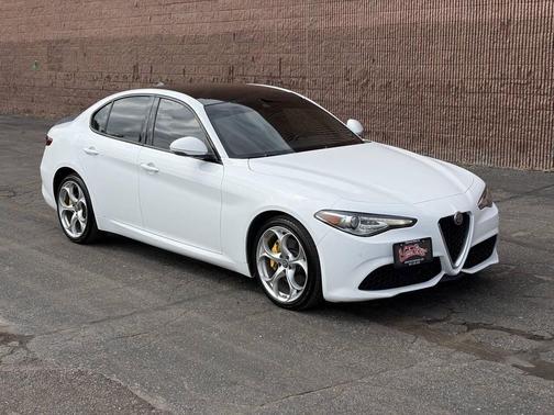Alfa White 2020 Alfa Romeo Giulia Ti Sport