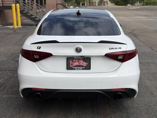 Alfa White 2020 Alfa Romeo Giulia Ti Sport