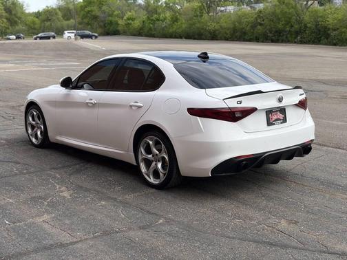 Alfa White 2020 Alfa Romeo Giulia Ti Sport