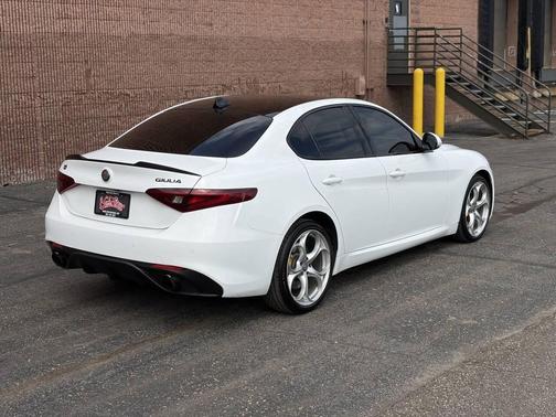 Alfa White 2020 Alfa Romeo Giulia Ti Sport