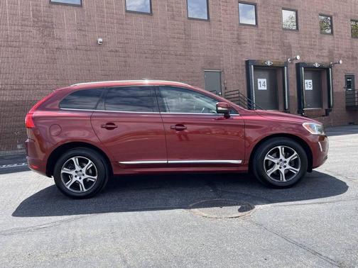 Flaminco Red Metallic 2015 Volvo XC60 T6