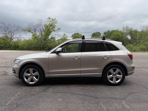 Gold 2014 Audi Q5 hybrid 2.0T Prestige